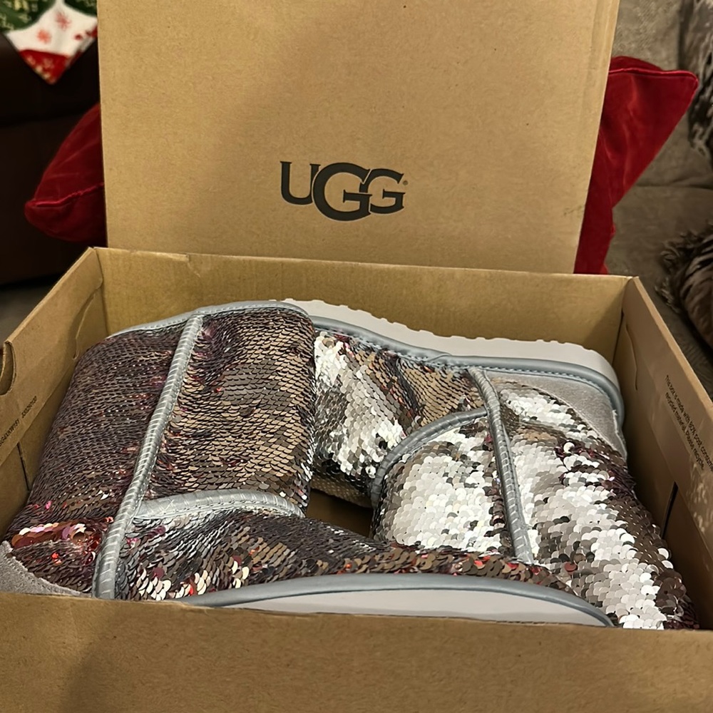 UGGS